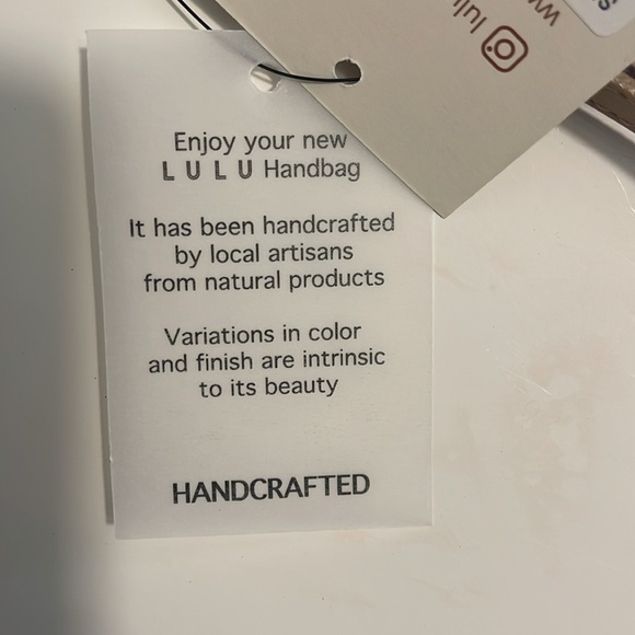 NWT Lulu NYC Multi colored Sequin flower wristlet - Picture 11 of 12